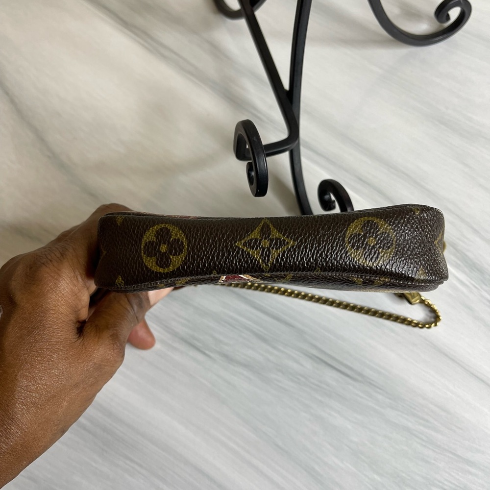 Louis Vuitton accessory pouch monogram patch mini - Picture 8 of 13